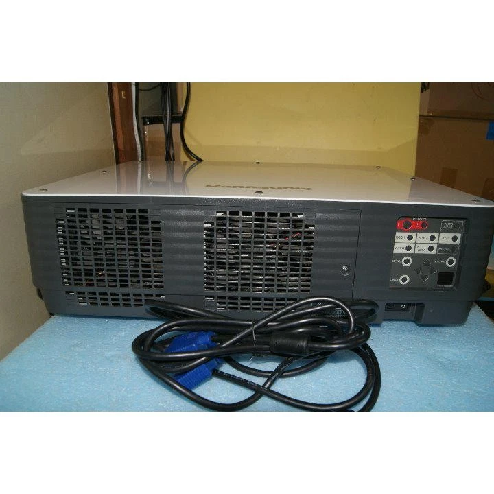 Panasonic Th-d5600 Projector Low Lamp Hours (295) Lcd High Brightness - Image 2 of 4