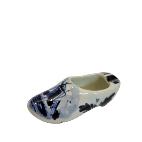 Chaussures miniatures vintage Delft bleu Hollande en céramique peintes à la main signées numérotées - Photo 1/5