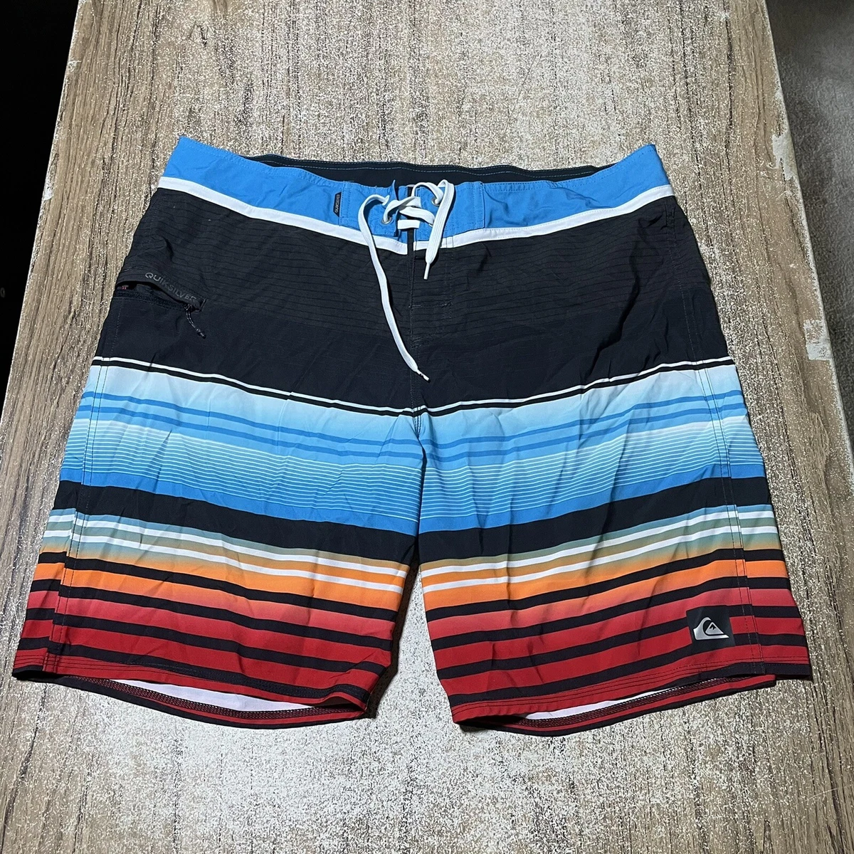 Quiksilver Surf Board Shorts Mens Size 38 55276