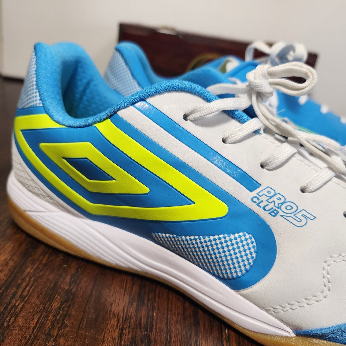UMBRO PRO 5 BUMP SHOES 360 ZONE MEN'S 11.5 NEW WOB UMBRO PRO 5 BUMP SHOES 360 ZONE MEN'S 11.5 NEW WOB
