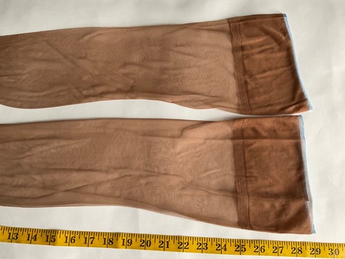 1PR VINTAGE HANES 415 REINFORCED SHEER 9 SHORT STOCKINGS UNWORN & BONUS PAIR - Picture 2 of 8