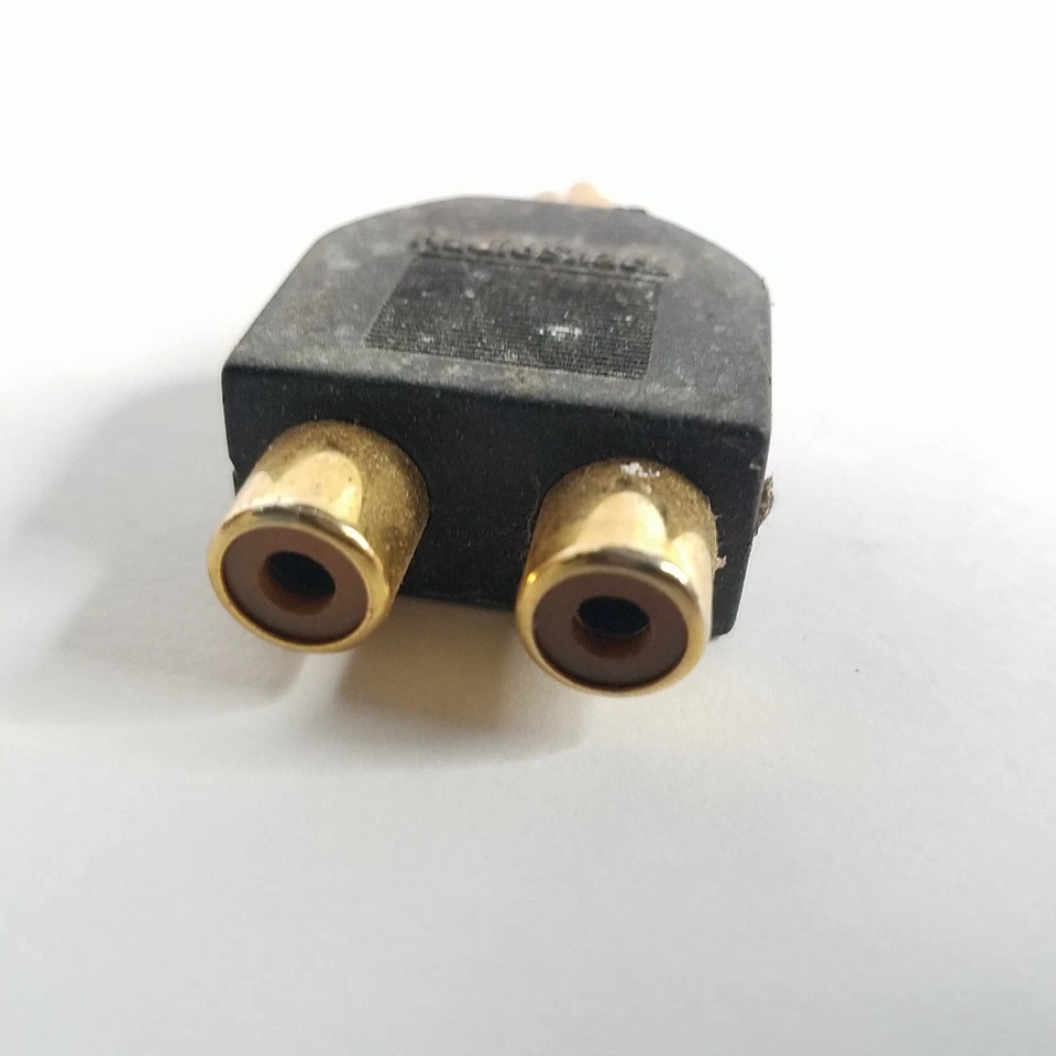 RadioShack Gold-plated Audio Y-Adapter RCA M To Dual RCA F - Image 2 of 4