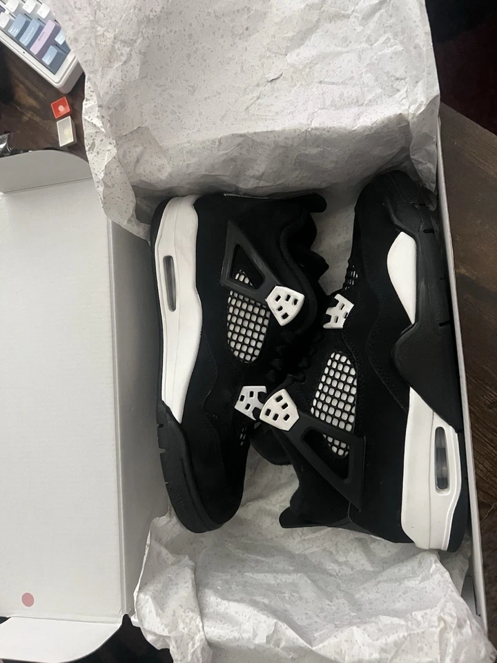 Refurbished ￼Jordan 4s With Box Real And authentic - Image 2 of 4