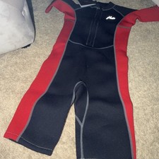 herto hero-1 wetsuit youth size 14 red And Black