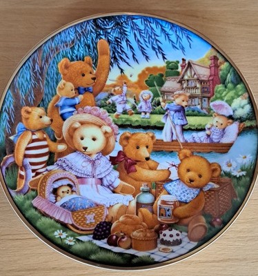Franklin Mint a Teddy Bear Picnic limited edition by Carol Lawson