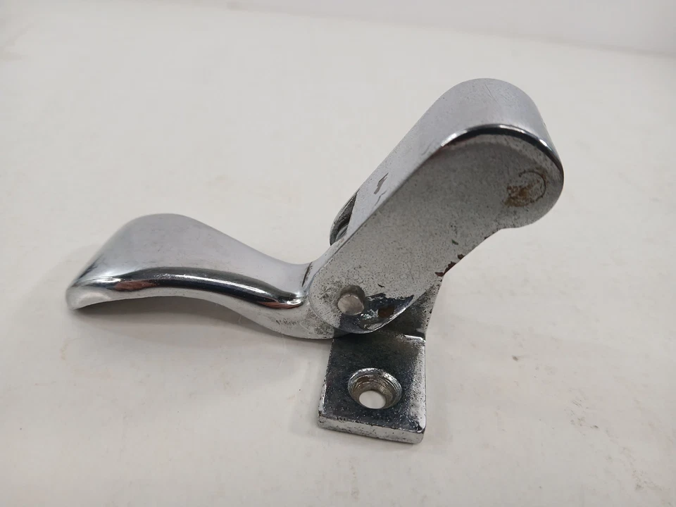 Abrazadera central del capó superior convertible Jaguar XK120 54-54, XK140 54-57 Foto 3 de 4