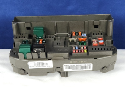2007 - 2013 BMW e70 e71 X5 X6 Front Junction Fuse Box 693168903 518953020A