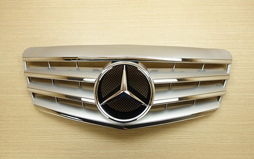 Parrilla delantera plateada 4 aletas cromada Star Fit Mercedes Benz W211 Clase E 2007~2009 - Imagen 3 de 6
