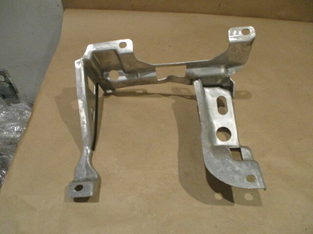 Ferrari 458 - Knee Impact Bracket For Dash - P/N 84991600
