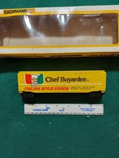 BACHMANN #1081 CHEF BOYARDEE 51' BOX CAR