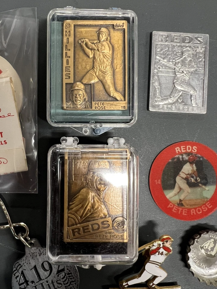 Pete Rose Lote de 9: Cerillas, Tapa de Botella, Llavero, Tarjetas de Bronce, Pin Foto 2 de 4