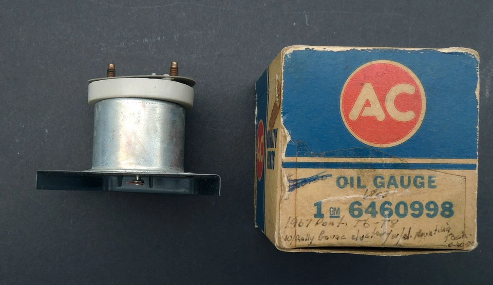 Pontiac GTO 1967 Lemans Tempest NOS medidor de presión de aceite, solo se adapta a rally cluster Foto 4 de 4