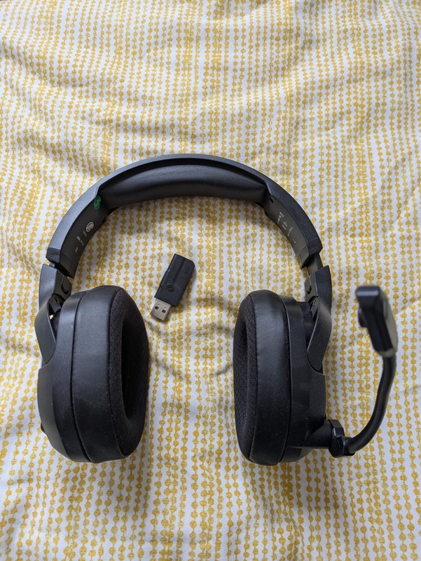 2.1Ghz wirless gaming headset with micrphone and LEDs