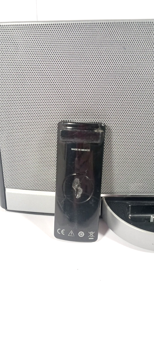 BOSE n123 SoundDock Portable w/ remote & cord ipod and bluetooth