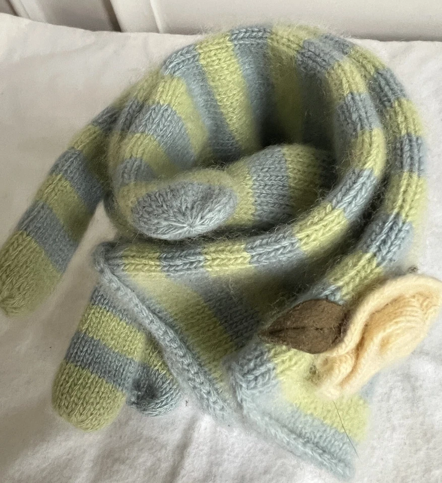 Neiman Marcus Women’s Long 100%Cashmere Gloves With Flower Size M - Image 2 of 4