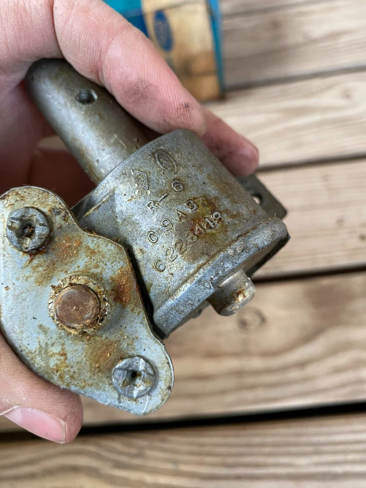 Регулятор вентиляционного окна 1969 1970 Ford Mercury Galaxie LTD новый из старых запасов? Cougar? Под правую руку? - Изображение 4 из 4