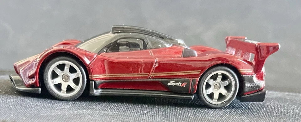 Rueda y neumático Hot Wheels Pagani Zonda R PERSONALIZADOS Real Riders Foto 2 de 4