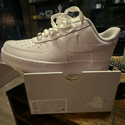 Nike Air Force 1 Mens White Low Top Lace-Up Athletic Sneaker New w/ Box