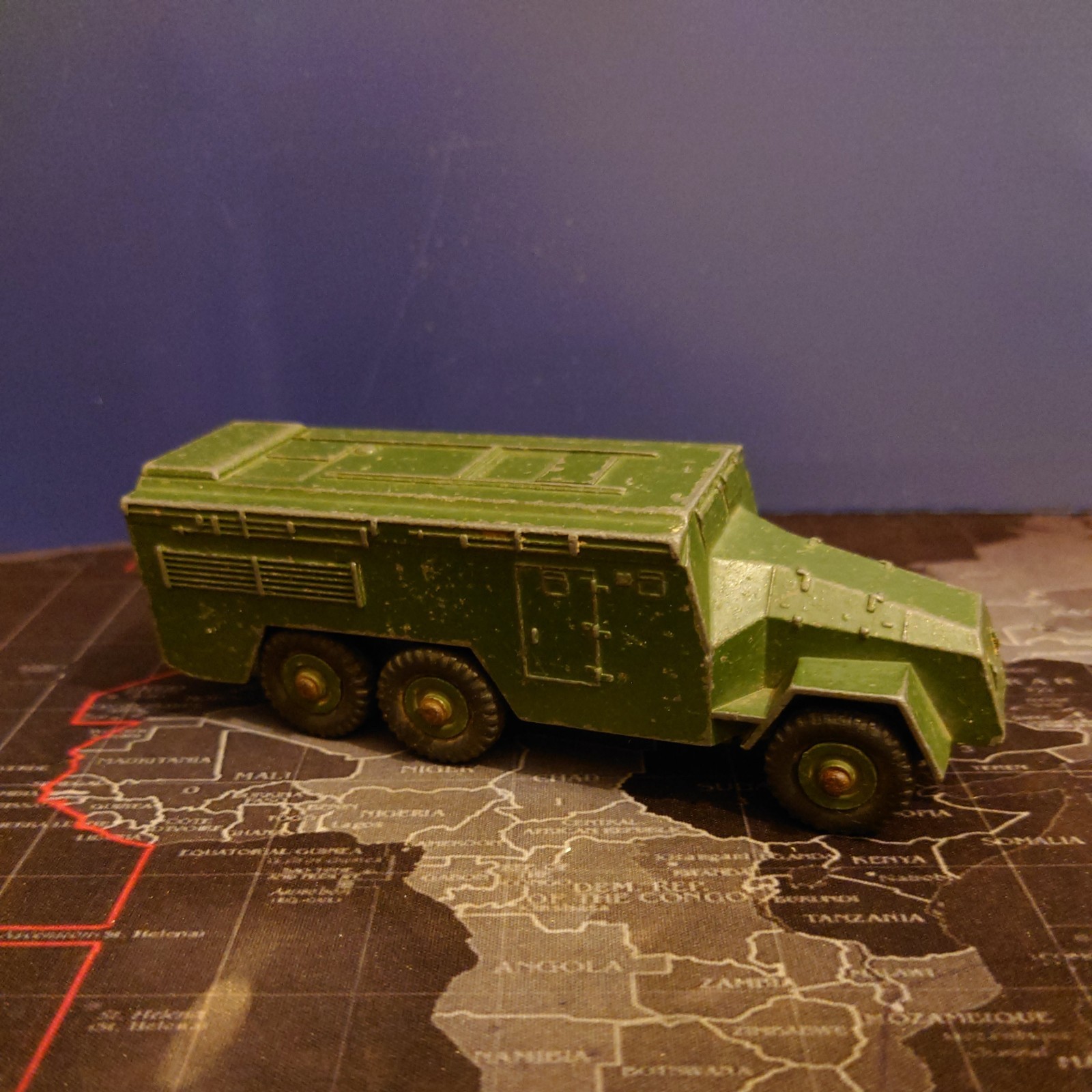 Dinky Toys GB coffret chenillette de reconnaissance avec caisson et canon