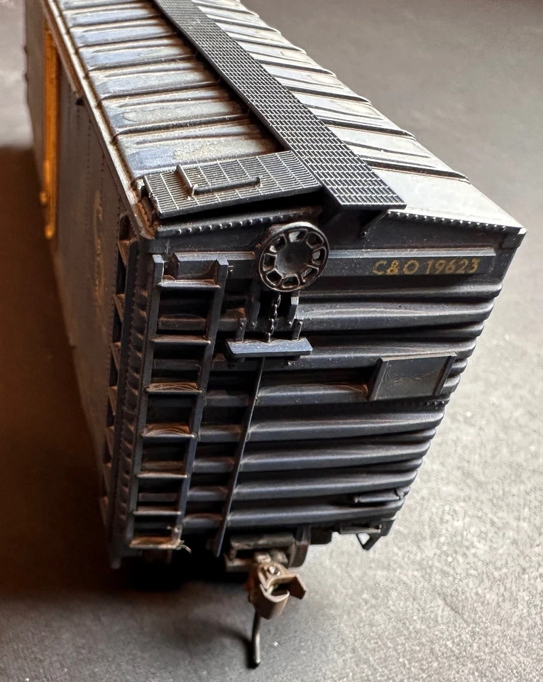 HO Scale C&O 50' Steel Box Car-Weathered-Accurail/Zane - Image 4 of 4