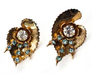 Authentic Lilly pad retro scatter rhinestone gold plated vintage screw back earrings