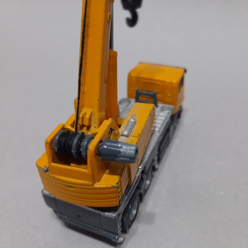 Lot 2 SIKU : MAN TGA Truck Transportrer LIEBHERR 1/87 + Scania Elevator - Picture 11 of 15