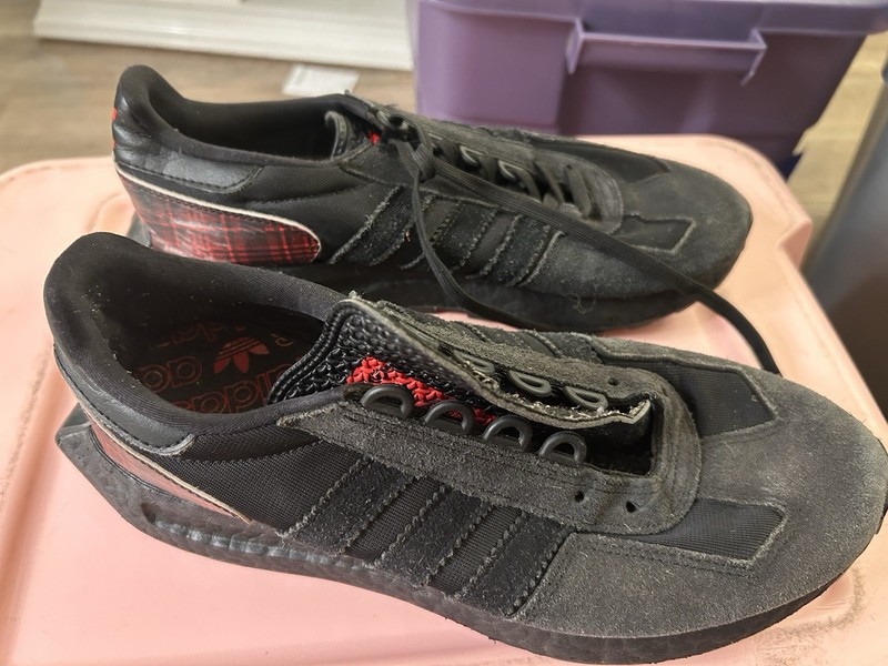 Adidas Retropy E5 sneakers Sz 9