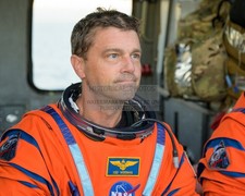 REID WISEMAN IN NAVY HELICOPTER ON USS JOHN P MURTHA ARTEMIS 2 8X10 PHOTO