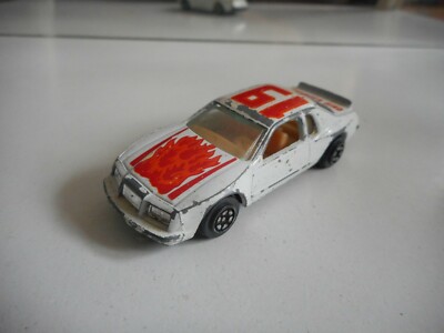 Yatming Ford Thunderbird in weiß