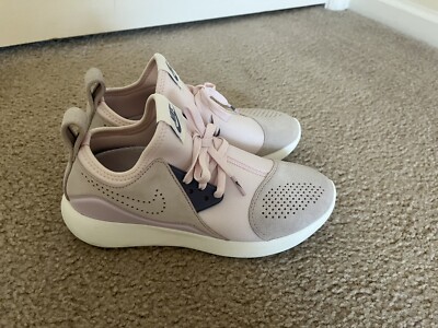 Nike womens Lunarcharge Premium Pink US7.5 $140