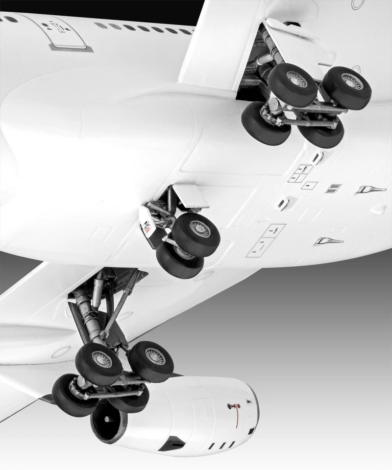 A340-300 Lufthansa New Livery 1:144 Plastic Model Kit REVELL - Immagine 3 di 4