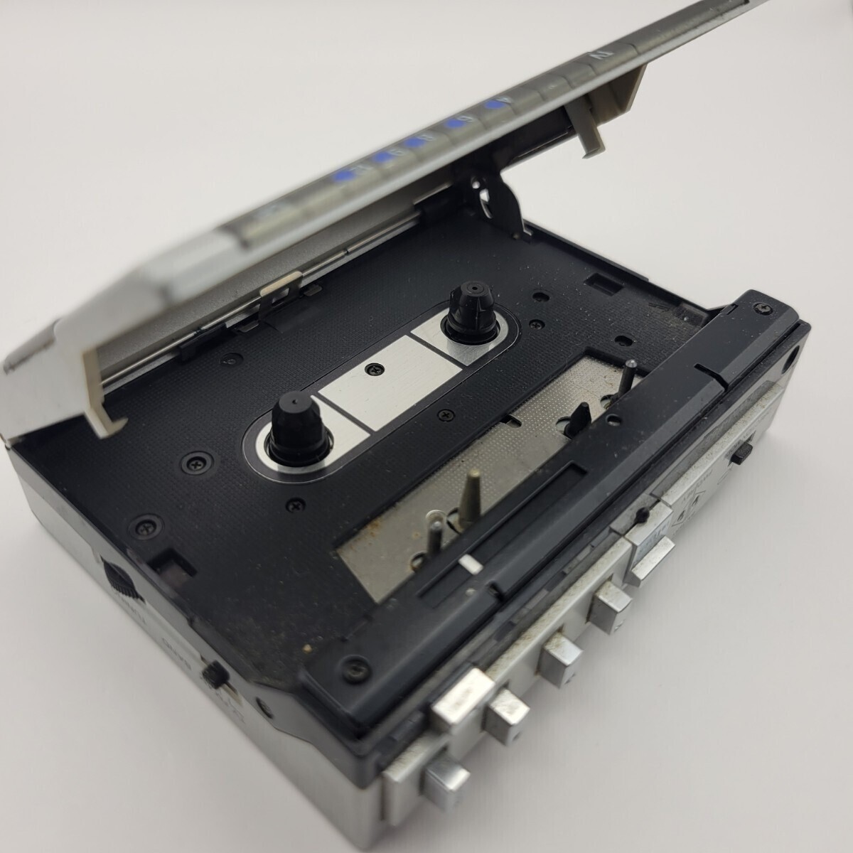 SONY WM-F55 ラジオカセットウォークマン　シルバー Sony WM-F55 Walkman Cassette Player WMF55 80s Made in Japan