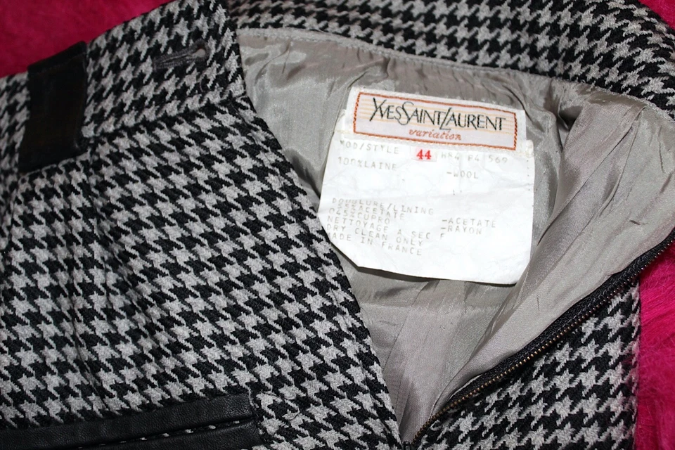 Saia vintage Yves Saint Laurent cinza preta lã Houndstooth com acabamento em couro - Imagem 3 de 4