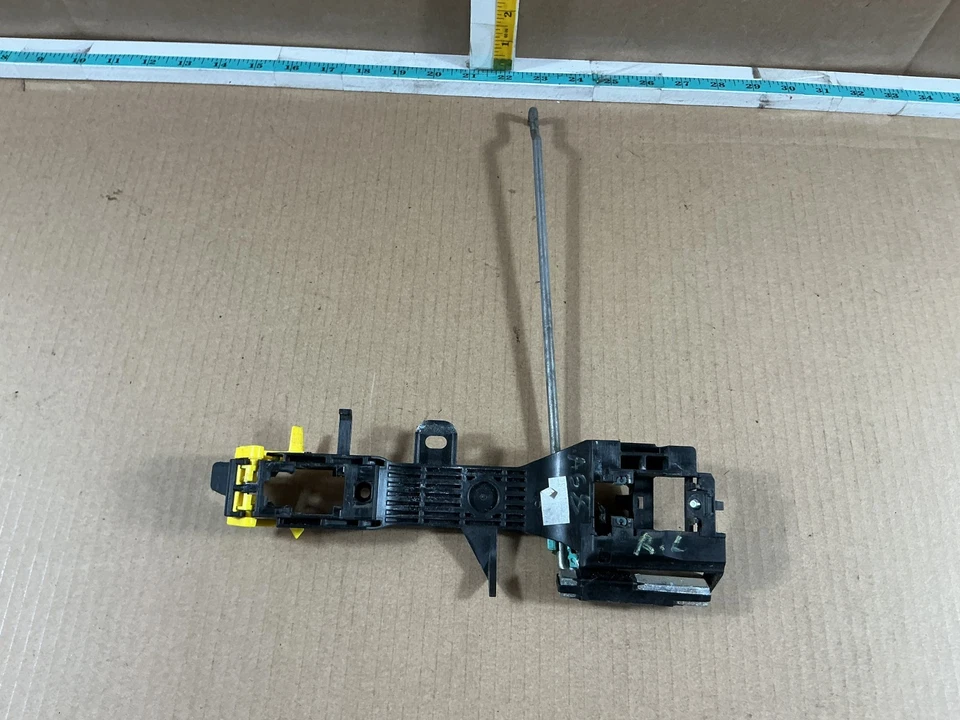 Conjunto de marco de manija de puerta exterior lado izquierdo trasero Toyota Sienna 2011-2020 OEM Foto 2 de 4