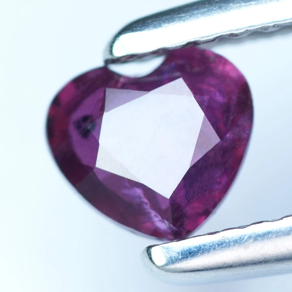 0.70Ct IGI Certified Extreme Perfect Heart 100% Natural Red Mozambique RUBY - Image 4 of 4