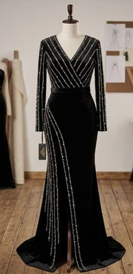 Damenkleid langes Abendkleid  mit Steinen besetzt, schwarz,  Gr 40 neuw Zustand  - Bild 1 von 4