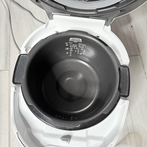 CUCKOO CRP-HS0657FW 12-Cup (Cooked) Rice Cooker Steamer Induction 16 Modes White - Picture 3 of 10