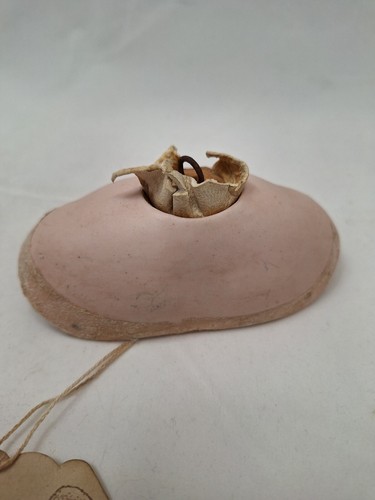 Antike Biskuit Brustplatte französische Mode mit Knopf + Feder 4,75" Breite 2" Höhe um 1870 - Bild 2 von 7