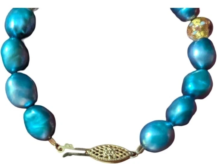 Brazalete de perlas azules de agua dulce de 8" con cierre de oro de 14k y oro en 3 cuentas Foto 3 de 4