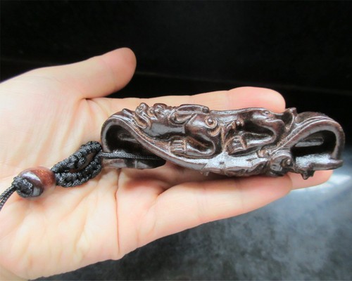 Vintage Handarbeit Netsuke Halskette Anhänger Ebenholz Holzschnitzerei Tier Fledermaus SYSN-219 - Bild 5 von 7