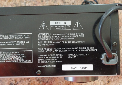 YAMAHA CDR-D651 CD Recorder Natural Sound No Remote Lights up but needs repair - Picture 2 of 9
