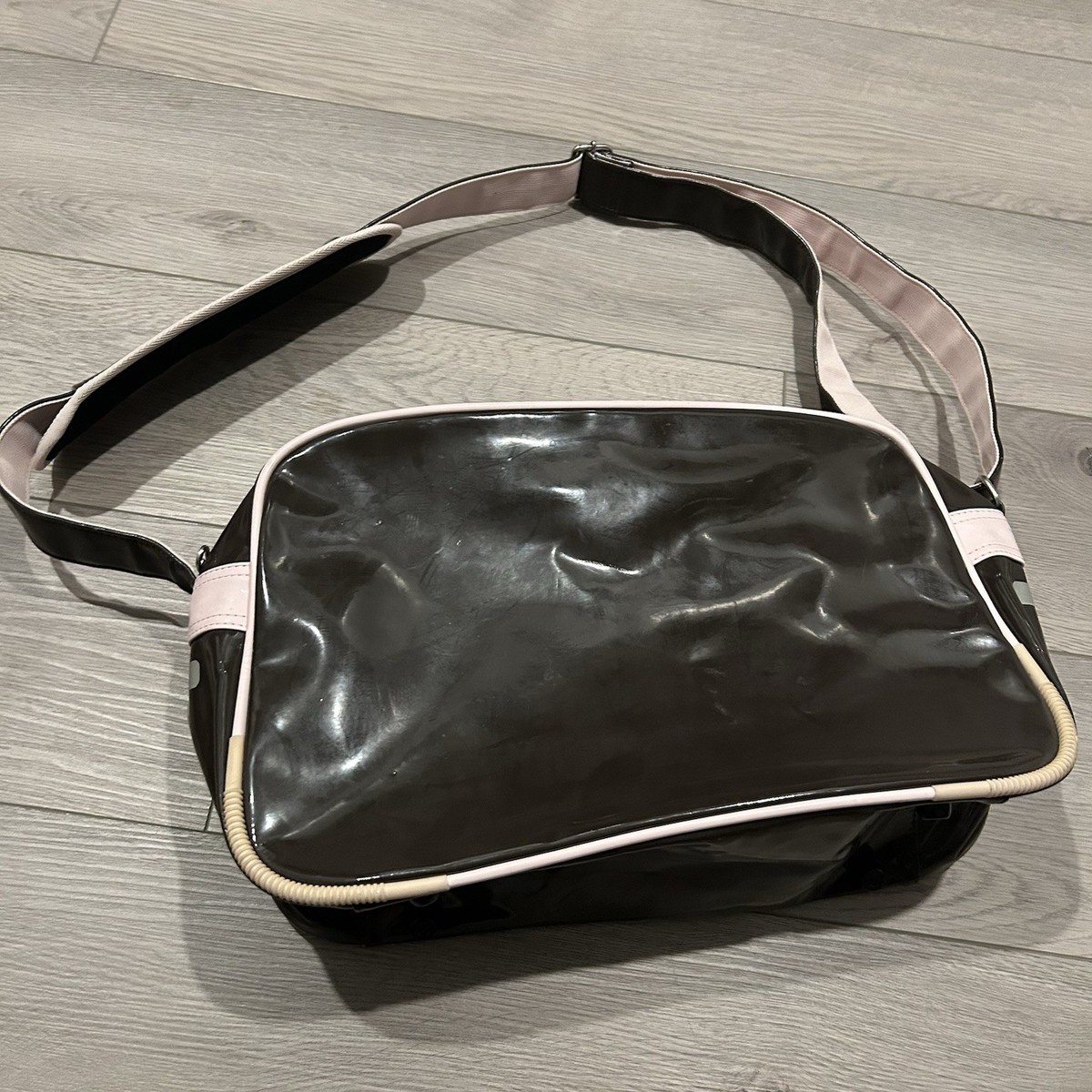 Vintage 90s Y2K NIKE Vinyl Pink Messenger Bag Side Body gym Sports