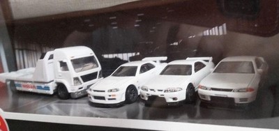 MATTEL Hot Wheels 986F-GMH39 Premium Collector Set Skyline