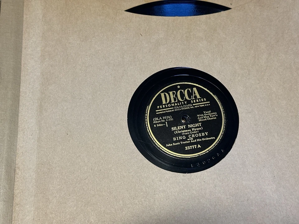 RARE! 1945 Bing Crosby Andrews Sisters MERRY CHRISTMAS Album 78 RPM Set - Image 2 of 4