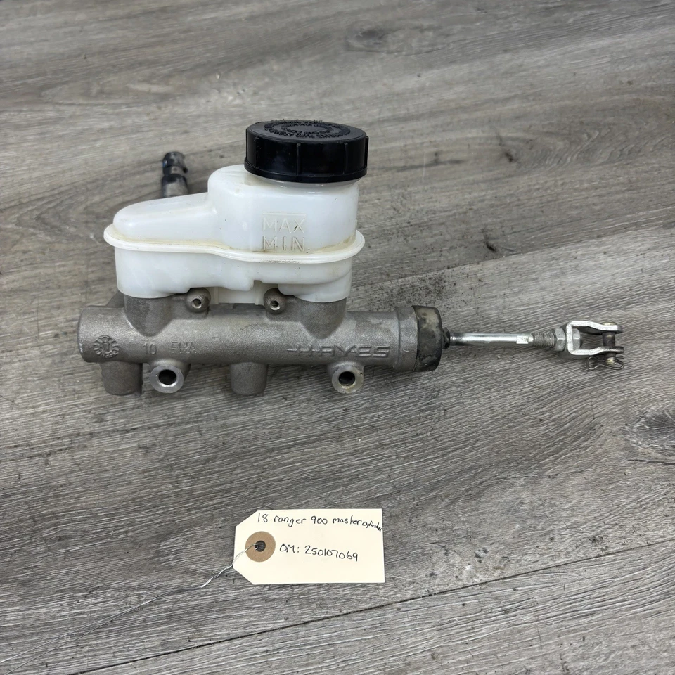 2018 Polaris Ranger Xp 900 Brake Master Cylinder 2204117 - Image 3 of 3