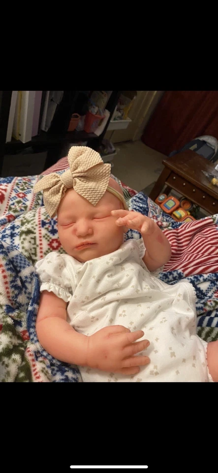 Muñeca realista Realborn Isabel Asleep pintada a mano  Foto 2 de 4