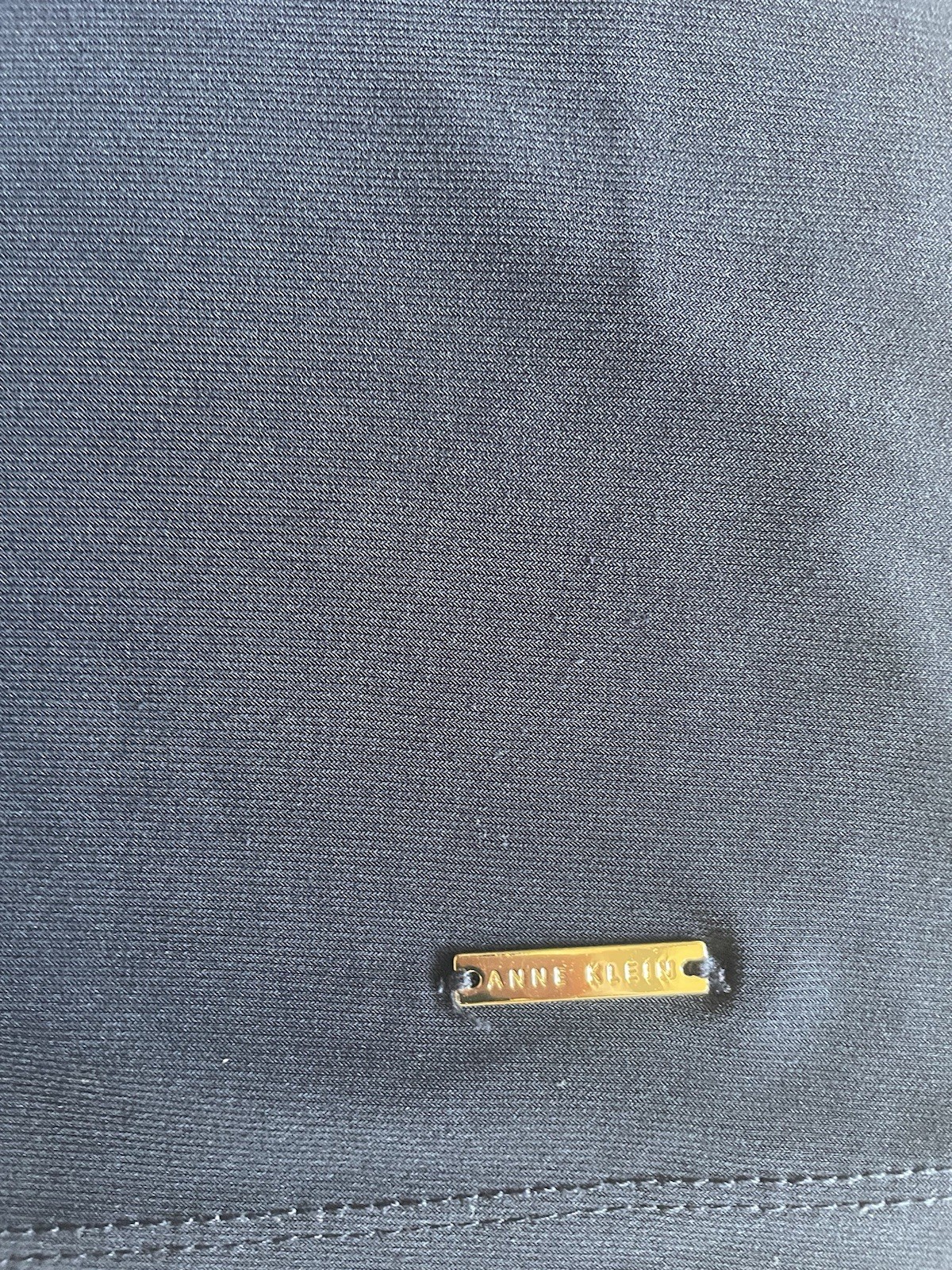 Picture 3 of 6