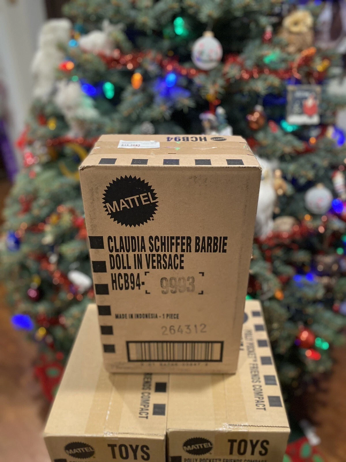 Bambola Barbie Claudia Schiffer in abito Versace etichetta platino limitata a 5000