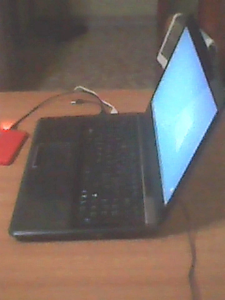 Computer portatile ASUS F50Q Color Grey Screen 15.6" Proc.Intel Core 2 Duo 2 Ghz - Immagine 2 di 4