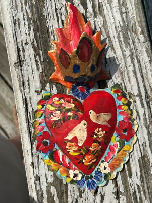 Corazon con Corona Heart Crown 3D Mexican Handmade Painted Tin Milagro 9x5 B3